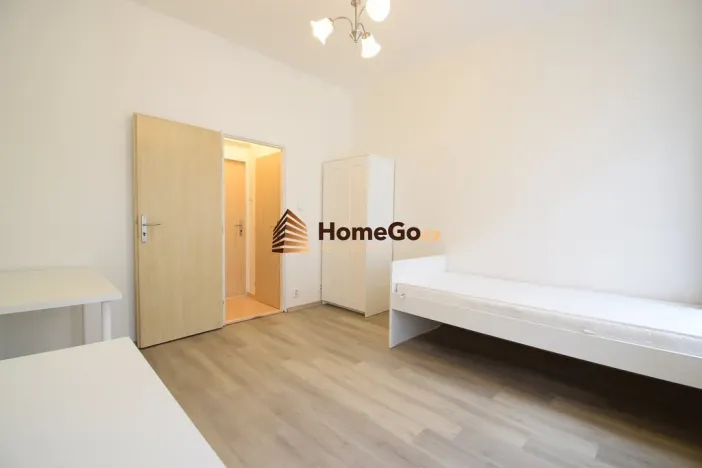 Pronájem bytu 1+kk, Praha - Vršovice, Sevastopolská, 16 m2