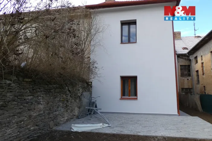 Prodej činžovního domu, Žleby, Zámecké náměstí, 228 m2