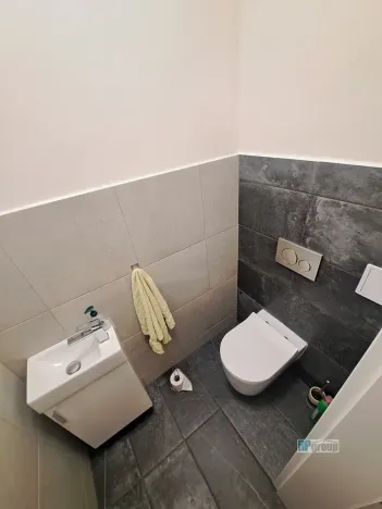 Pronájem bytu 3+kk, Polerady, 71 m2