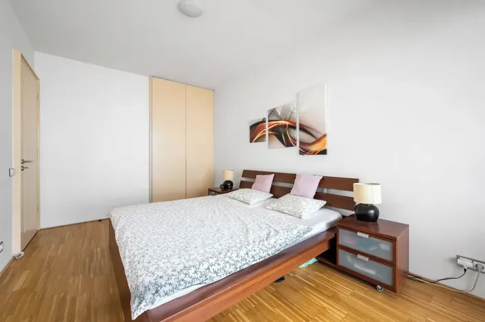 Pronájem bytu 2+kk, Praha - Karlín, Rohanské nábřeží, 67 m2