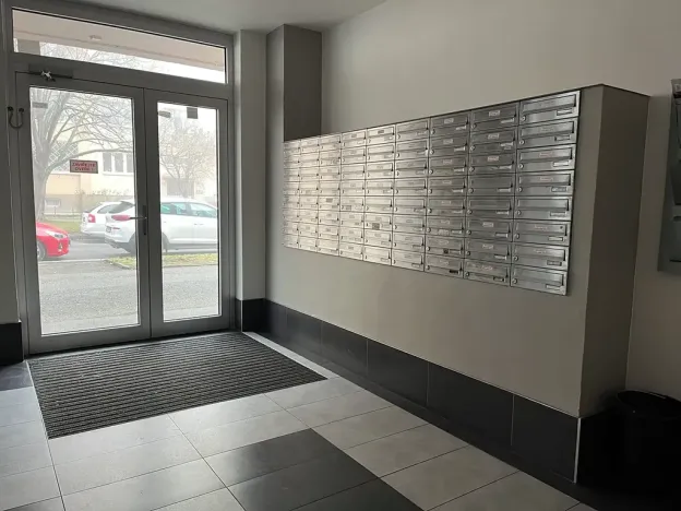 Pronájem bytu 1+1, Praha - Záběhlice, Zvonková, 40 m2