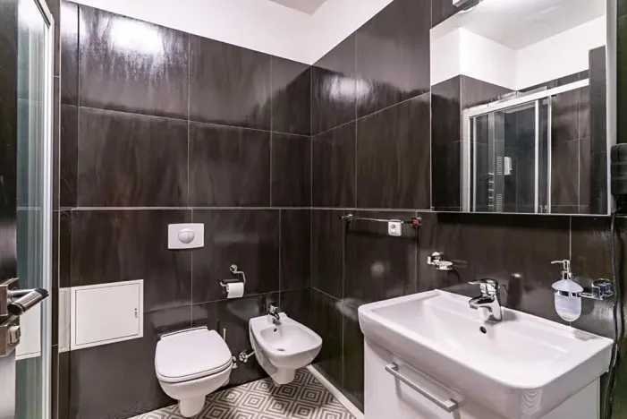 Prodej bytu 2+kk, Karlovy Vary, Divadelní náměstí, 65 m2