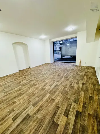 Pronájem obchodního prostoru, Brno, Ječná, 75 m2