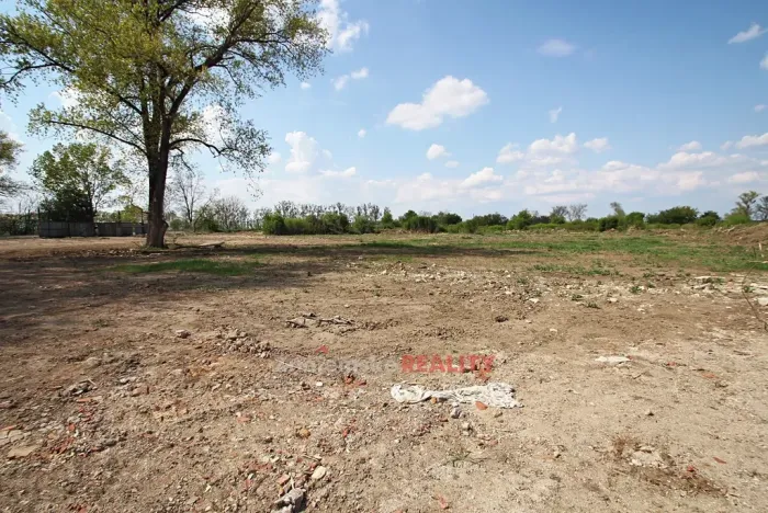 Pronájem komerčního pozemku, Hevlín, 16559 m2