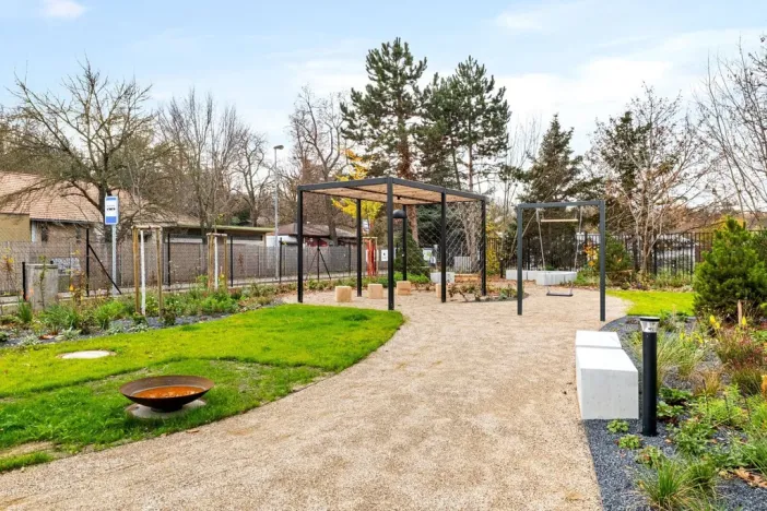 Pronájem bytu 2+kk, Praha - Troja, Pod Hrachovkou, 47 m2