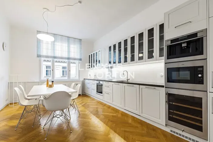 Pronájem bytu 3+1, Praha - Josefov, Břehová, 142 m2