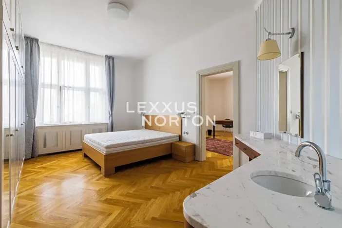 Pronájem bytu 3+1, Praha - Josefov, Břehová, 142 m2