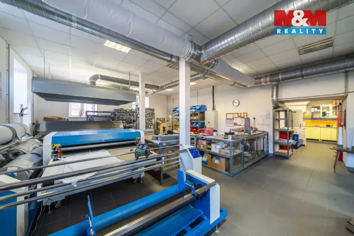 Pronájem kanceláře, Plzeň - Božkov, Božkovské náměstí, 172 m2