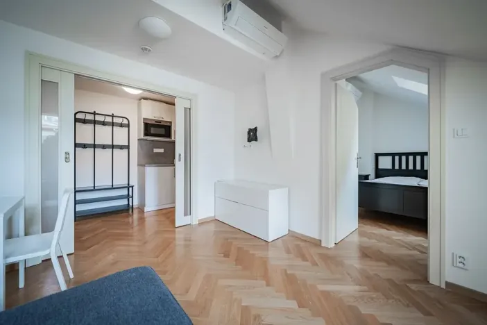 Pronájem bytu 2+kk, Praha - Staré Město, Kozí, 39 m2