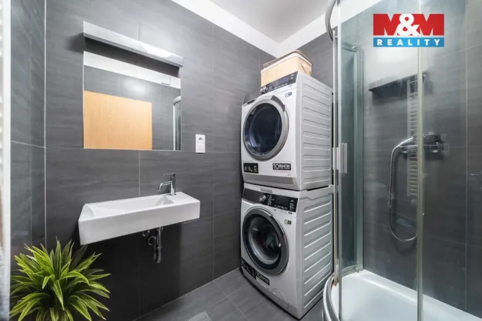 Prodej bytu 4+kk, Králův Dvůr, 89 m2