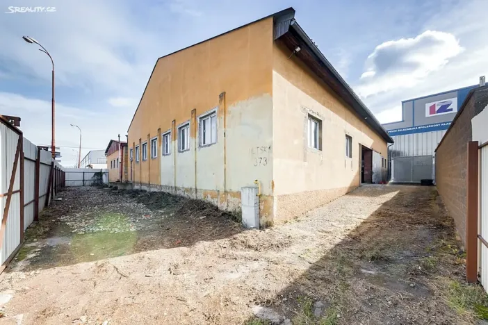 Prodej výrobních prostor, Kladno, Huťská, 1000 m2