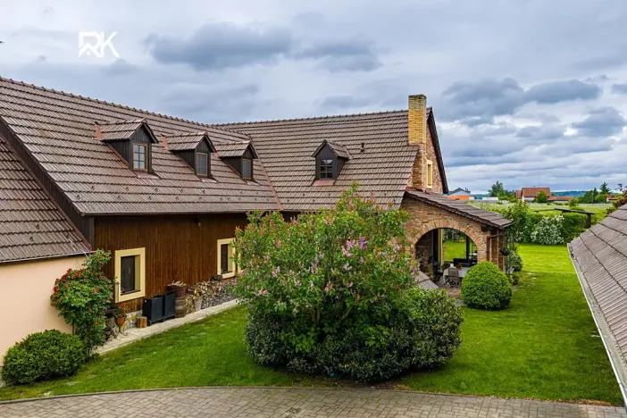 Prodej rodinného domu, Bříství, 375 m2