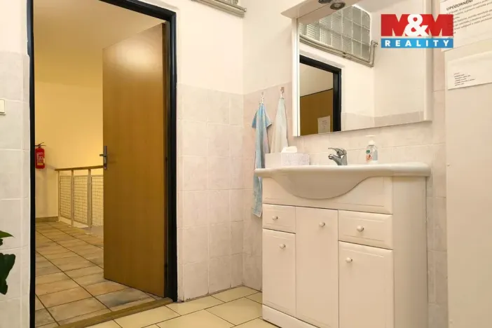 Pronájem kanceláře, Zruč nad Sázavou, náměstí MUDr. J. Svobody, 29 m2