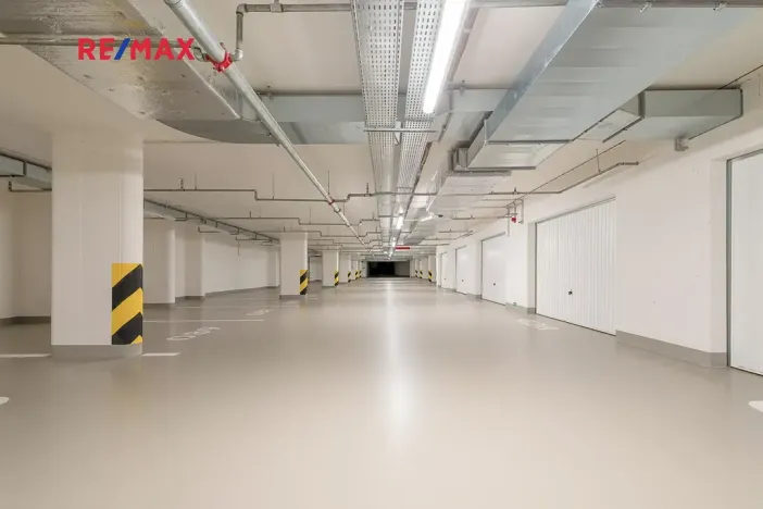 Pronájem bytu 1+kk, Praha - Hloubětín, Poděbradská, 33 m2