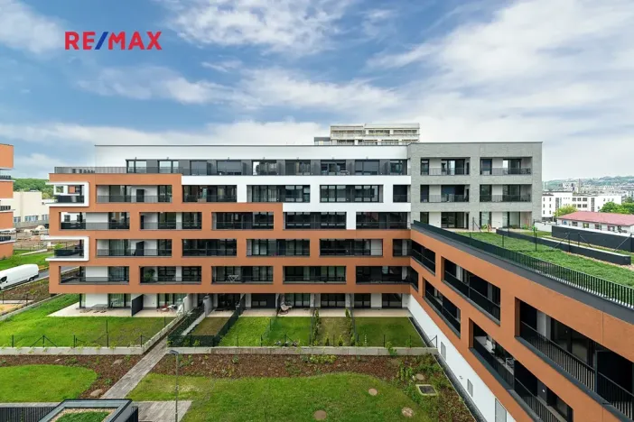 Pronájem bytu 1+kk, Praha - Hloubětín, Poděbradská, 33 m2