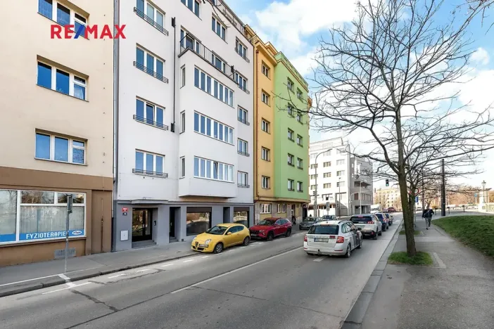 Pronájem bytu 1+kk, Praha - Libeň, náměstí Dr. Václava Holého, 27 m2