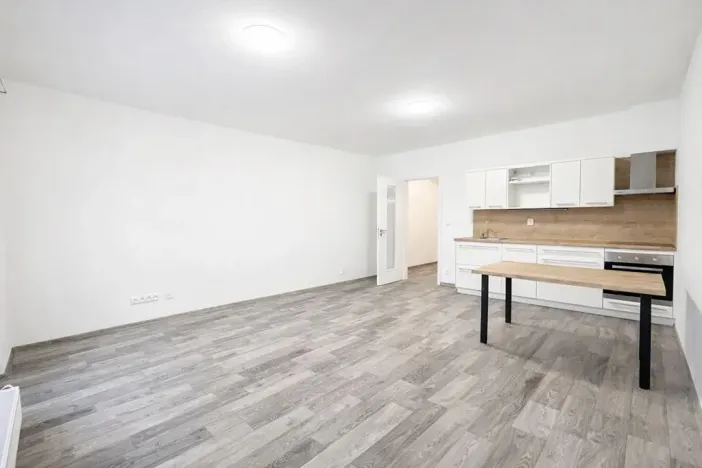 Pronájem bytu 1+kk, Liberec, U Nisy, 38 m2