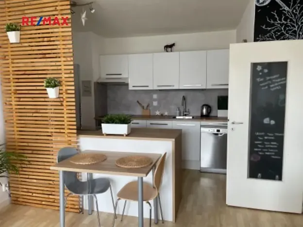 Pronájem bytu 2+kk, Hostivice, B. Němcové, 48 m2