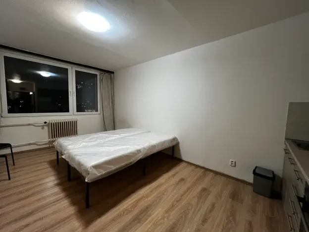 Pronájem bytu 1+kk, Praha - Radotín, Vrážská, 25 m2