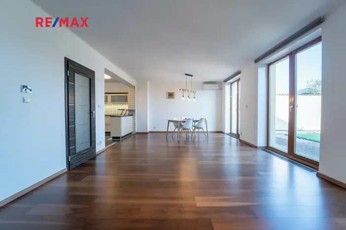 Prodej rodinného domu, Nupaky, Kruhová, 161 m2