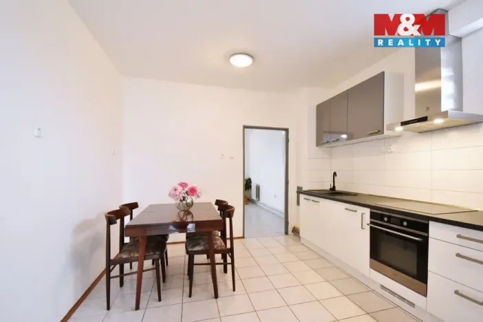 Prodej rodinného domu, Libiš, 300 m2