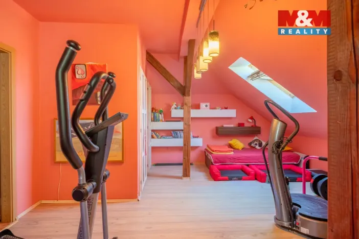 Prodej rodinného domu, Hajany, 285 m2