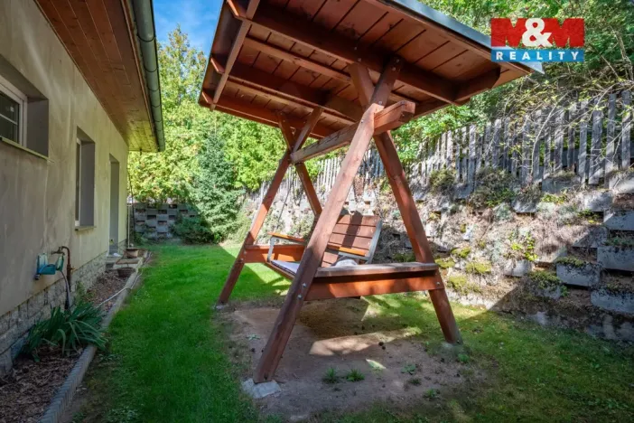 Prodej rodinného domu, Hajany, 285 m2