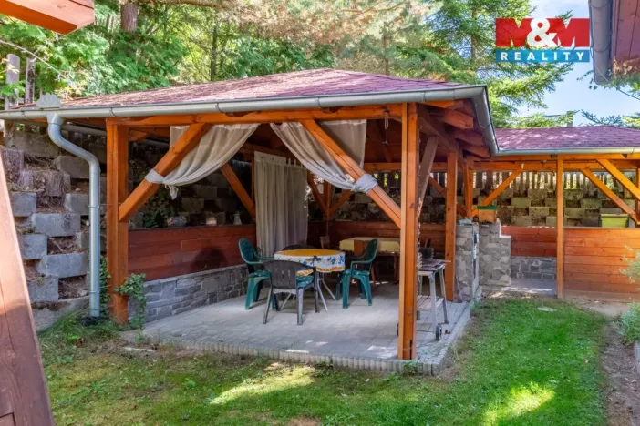 Prodej rodinného domu, Hajany, 285 m2