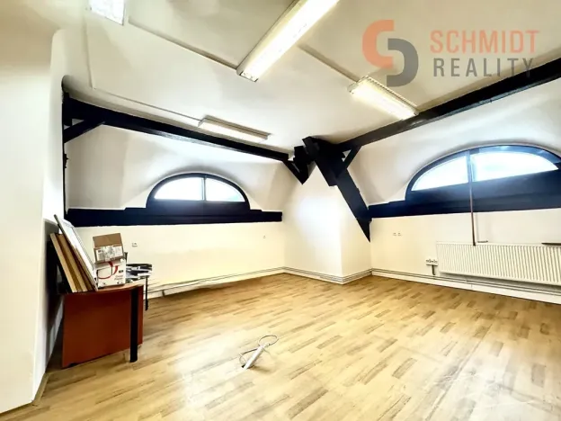 Pronájem kanceláře, Mikulov, Kostelní nám., 36 m2