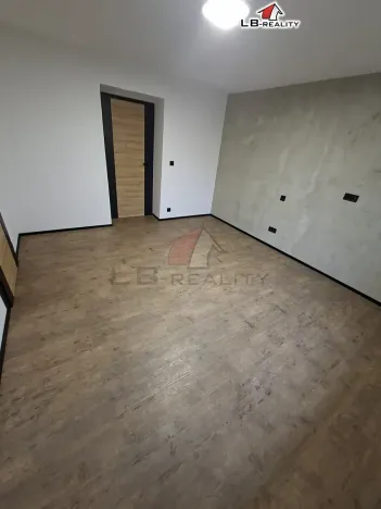 Pronájem bytu 3+1, Kolín, Kpt. Jaroše, 95 m2