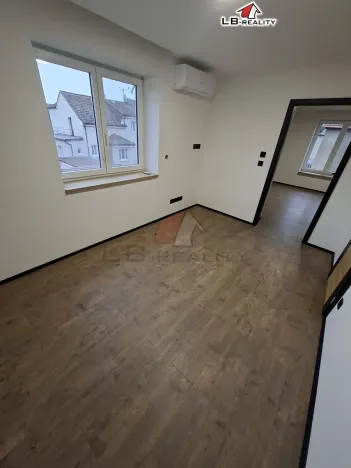 Pronájem bytu 3+1, Kolín, Kpt. Jaroše, 95 m2