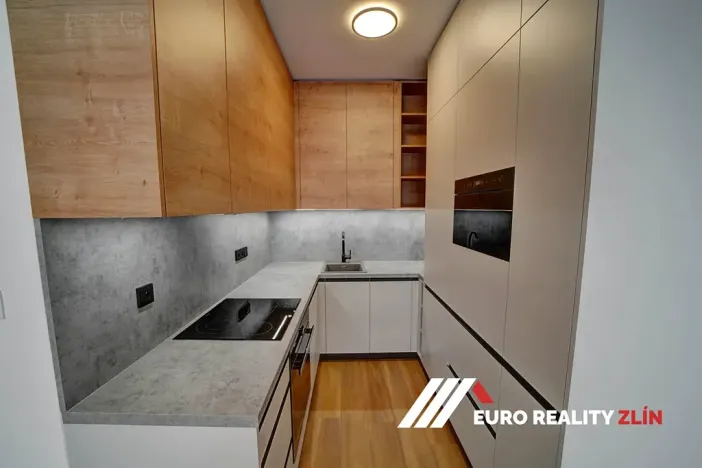 Pronájem bytu 2+kk, Zlín, Ševcovská, 61 m2