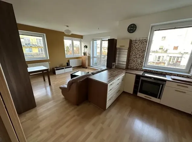 Pronájem bytu 2+kk, Praha - Řeporyje, Dělená, 56 m2