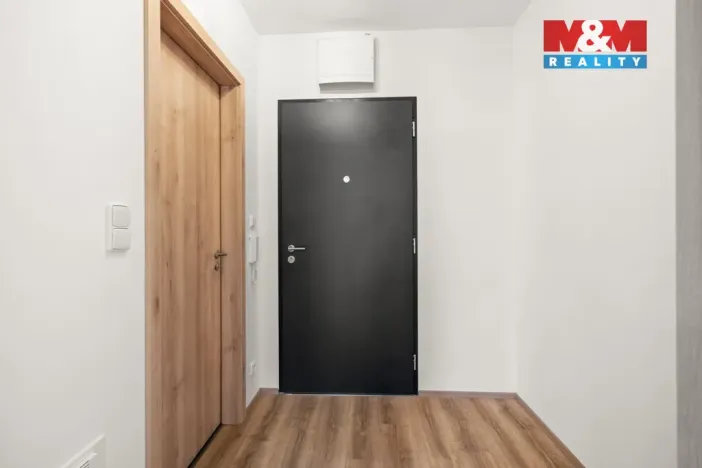 Pronájem bytu 1+kk, Kralupy nad Vltavou, Nádražní, 37 m2