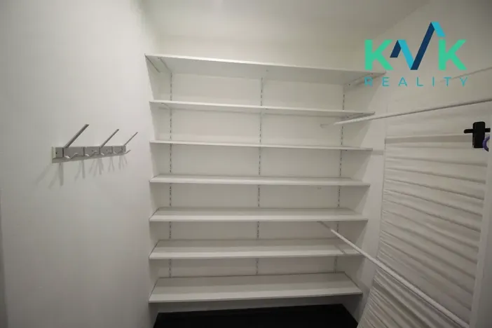 Prodej bytu 3+1, Karlovy Vary, Krušnohorská, 68 m2