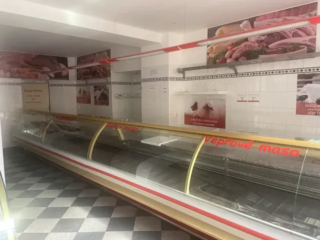 Pronájem obchodního prostoru, Kladno, T. G. Masaryka, 304 m2