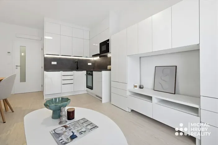 Prodej bytu 1+kk, Ostrava, Výstavní, 27 m2