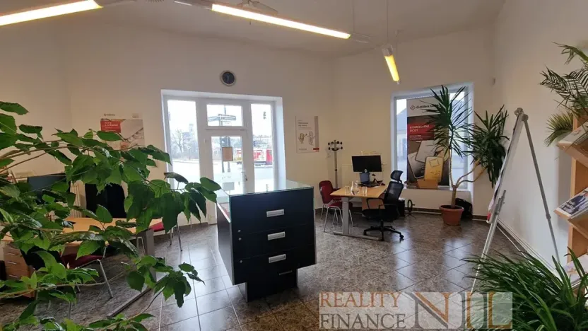 Pronájem obchodního prostoru, Plzeň, Na Roudné, 76 m2