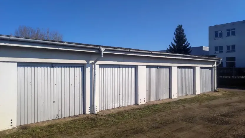 Prodej garáže, Hradec Králové, U Mostku, 17 m2