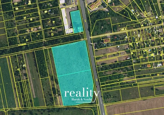 Prodej komerčního pozemku, Znojmo, 23288 m2