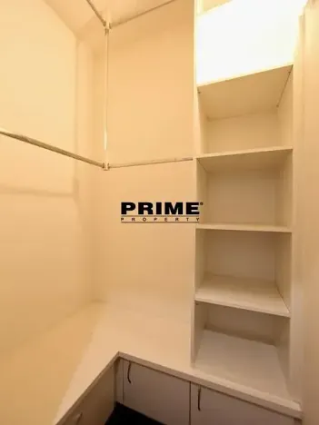 Pronájem bytu 3+1, Praha - Nové Město, Odborů, 87 m2