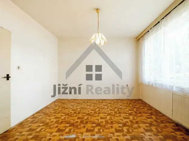 Prodej bytu 3+1, Volary, Sídl. Míru, 69 m2