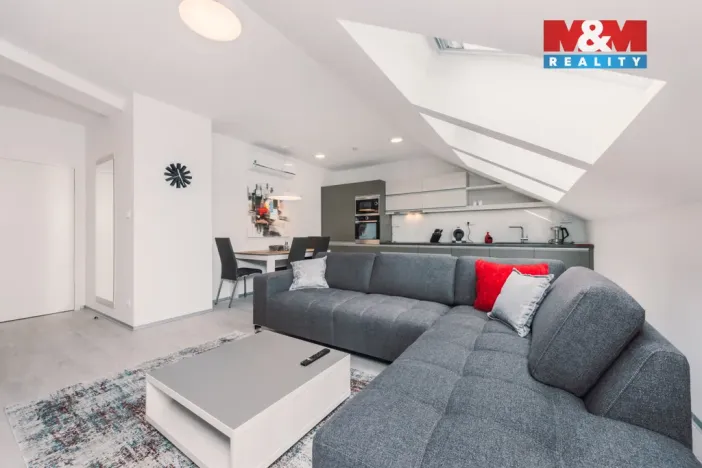 Pronájem bytu 2+kk, Pardubice - Zelené Předměstí, Na Hrádku, 68 m2