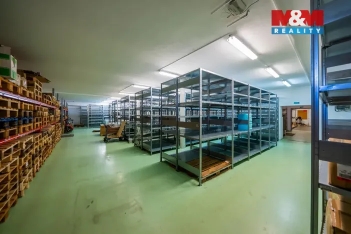 Pronájem výrobních prostor, Žďár, 1089 m2
