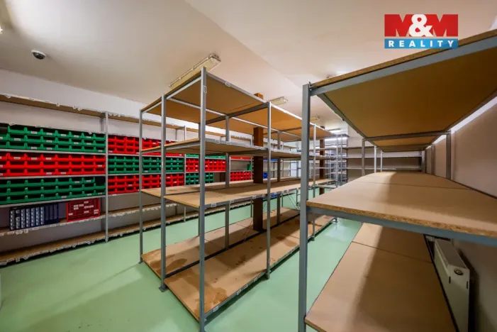 Pronájem výrobních prostor, Žďár, 1089 m2