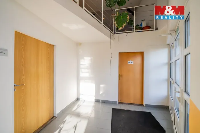 Pronájem výrobních prostor, Žďár, 1089 m2