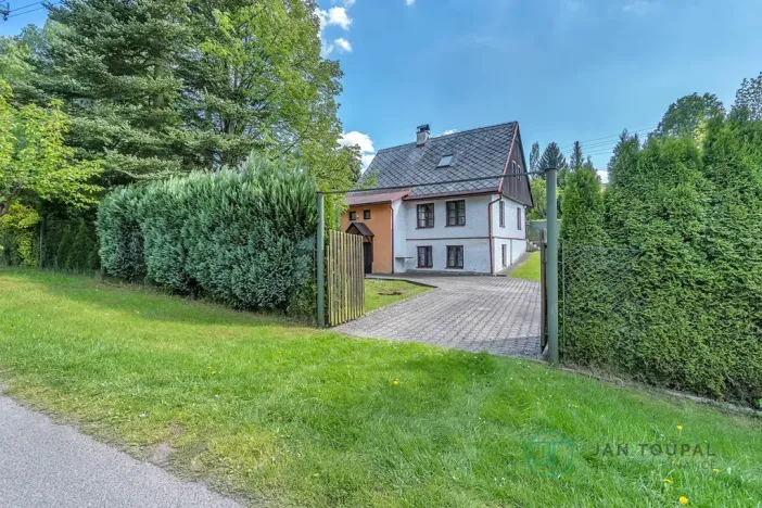 Prodej rodinného domu, Janov, 300 m2