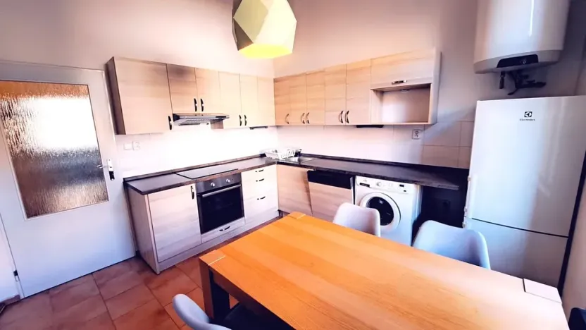 Pronájem bytu 2+1, Praha - Vinohrady, Sarajevská, 71 m2