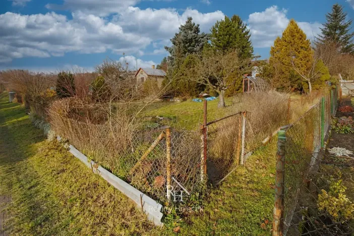 Prodej zahrady, Kladno, 303 m2