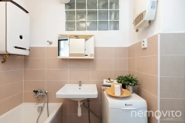 Prodej bytu 2+1, Praha - Holešovice, Bubenská, 69 m2